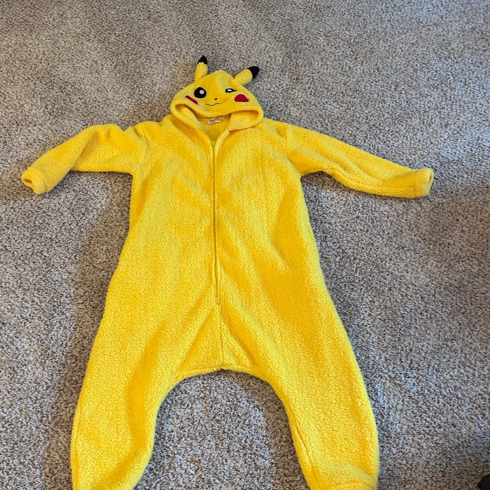 Yellow Pikachu One Piece